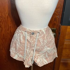 Vuori Short with pink and cream tropical print